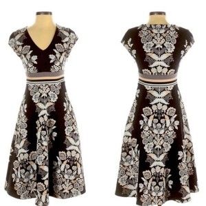 ETT TWA Soiree Embroidered Midi Sleeveless Midi Dress